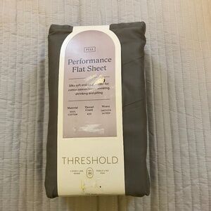 NWT Threshold Performance Flat Sheet 400 Thread Count 100% Cotton Gray Full Size